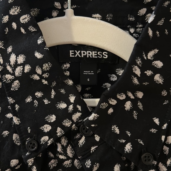 Express button up - Picture 2 of 2